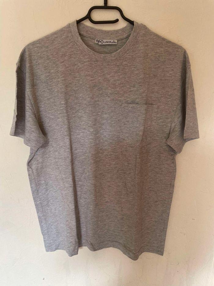 t-shirt gris - photo numéro 1