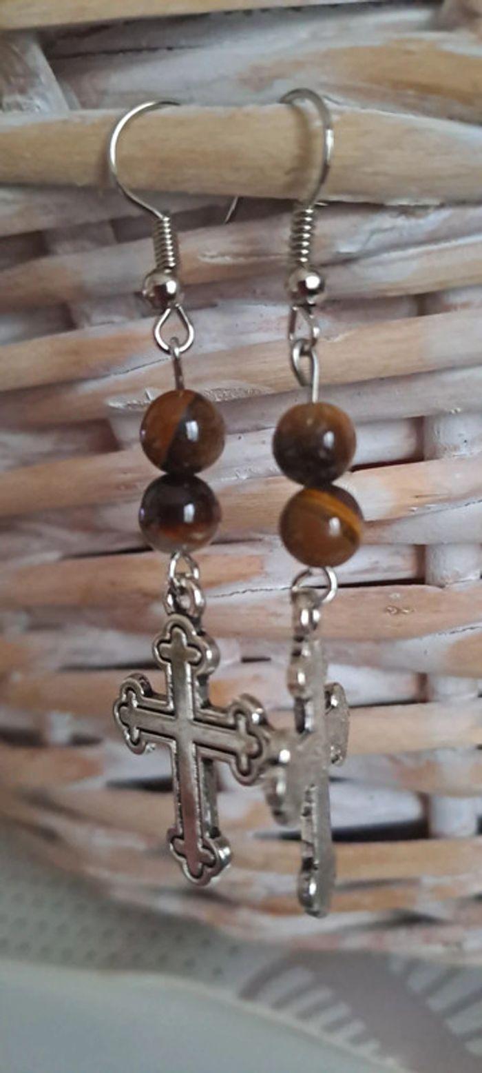 Boucles d oreilles avec croix - photo numéro 2