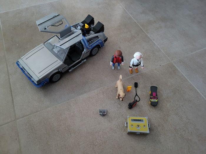 70317 Back to The Future Delorean - avec Les Personnages : Marty McFly et Doc Brown de la trilogie du Film culte des années 80 - Voiture de Collection pour Les Fans playmobil 
Retour vers le futur - photo numéro 5