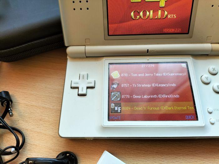 Nintendo ds lite avec R4 gold - photo numéro 3