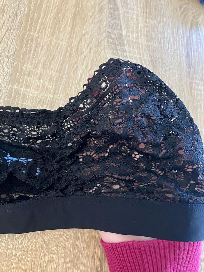 Soutien-gorge en dentelle sans bretelles - photo numéro 3