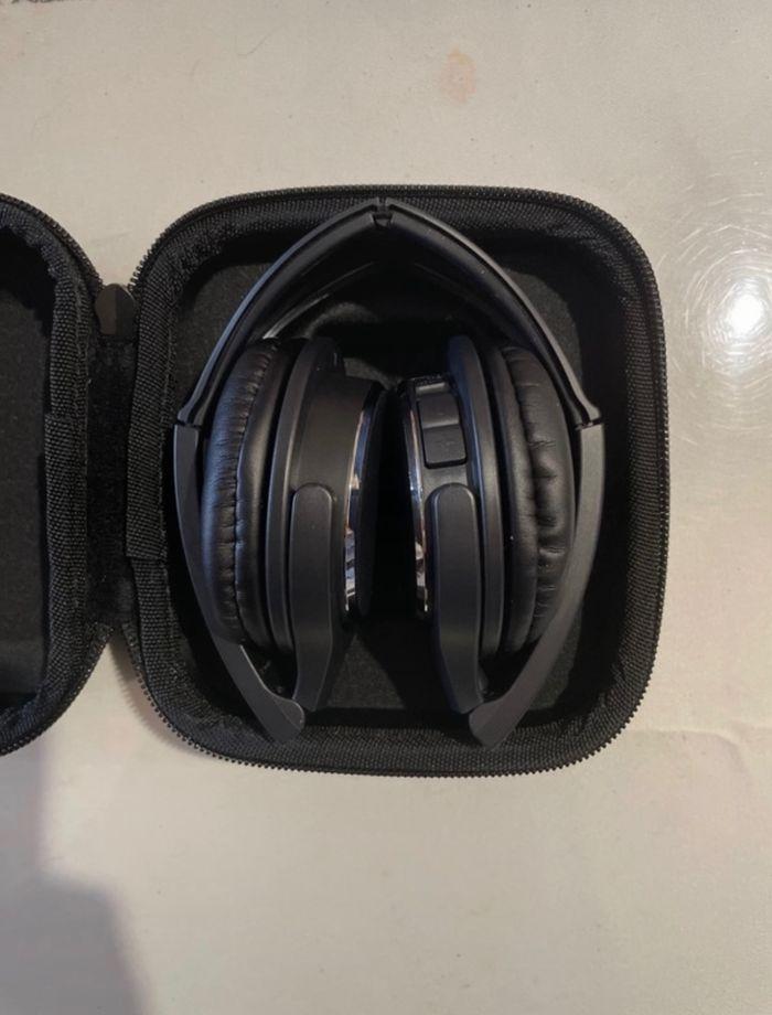 Lot de deux casques audio Peugeot - photo numéro 2