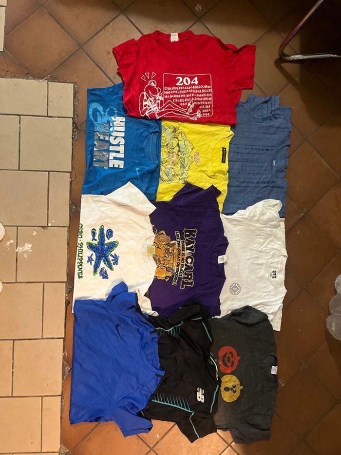 Lot numéro 21 - 10 Tshirts enfant 8/10 ans - photo numéro 1