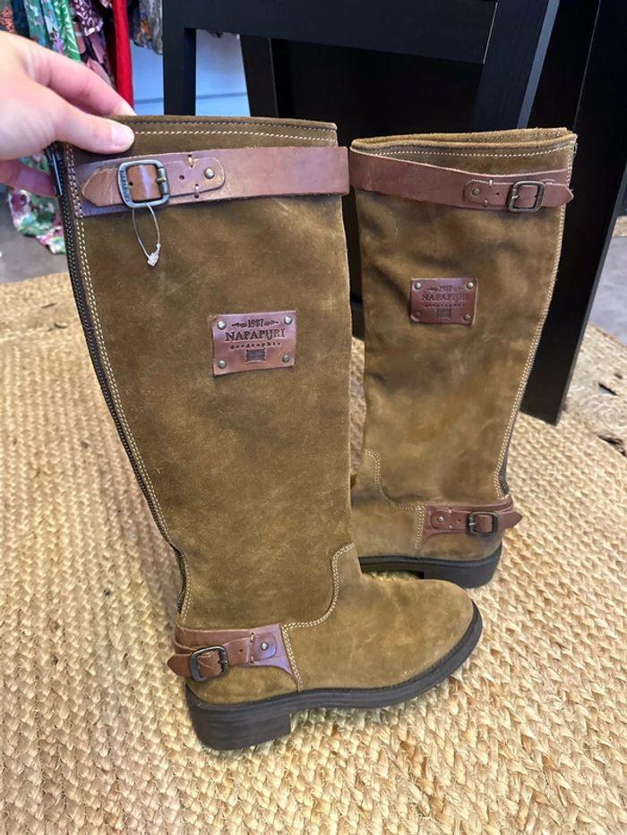 Bottes cavalières Napapijri en cuir daim marron neuves, taille 37 - photo numéro 8