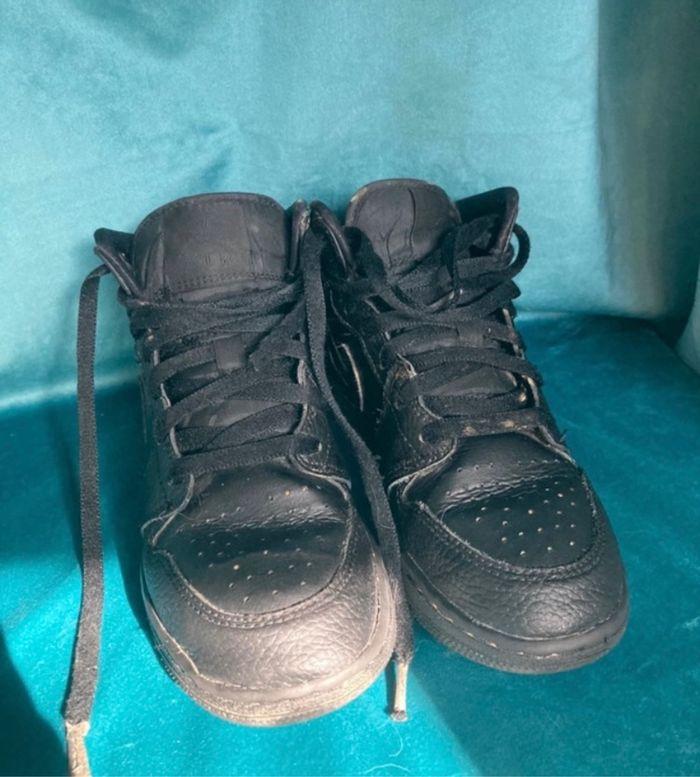 Basket montante noire taille 36,5 air Jordan Nike - photo numéro 2