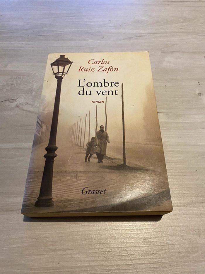 L'Ombre du vent Par Carlos Ruiz Zafón - photo numéro 1