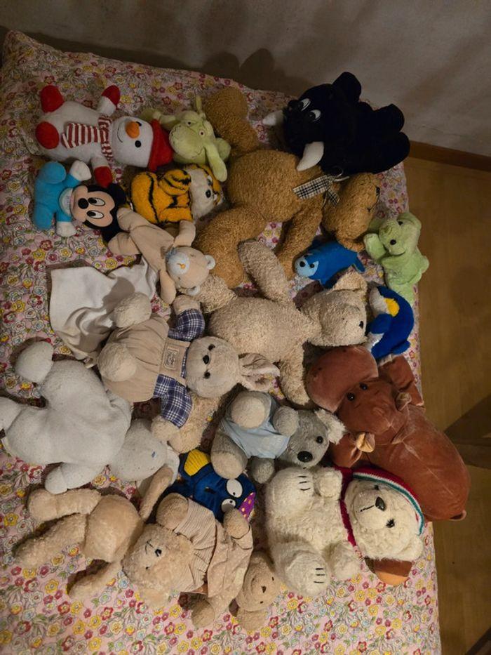 Lot 24 peluches - photo numéro 2