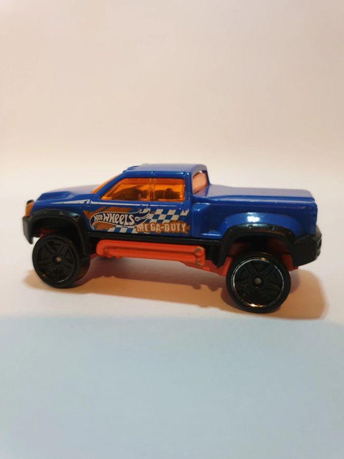 Hot Wheels 2013 Mega Duty Bleu/Orange - 1/64 - photo numéro 10