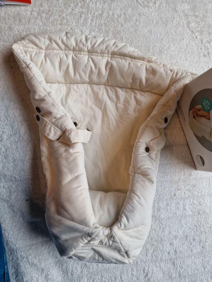 Coussin réducteur porte bébé ergobaby - photo numéro 2