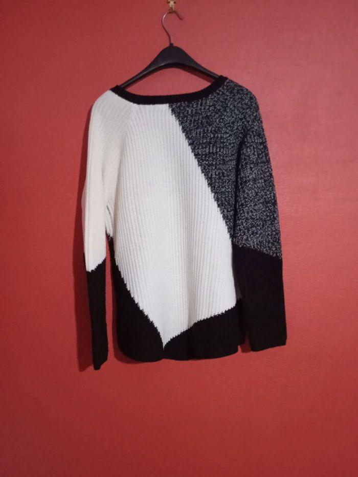 Pull Taille 42/44 A côtés 1/1 Noir et Blanc - photo numéro 2