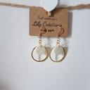 Boucles d'oreilles hypoallergéniques dorées et "blanc nacré" LC349