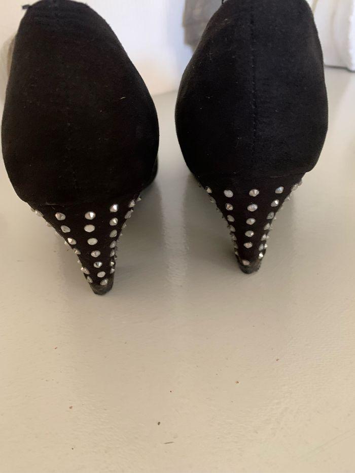 Chaussures  velours noir et talons strass - photo numéro 8