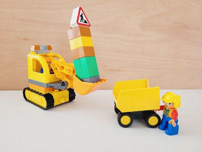 Lego duplo Le camion et la pelleteuse

10812 - photo numéro 8