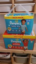 Lot de couches pampers taille 5