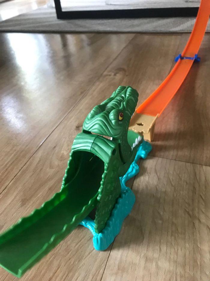 Circuit Hot Wheels La chute du crocodile - photo numéro 1