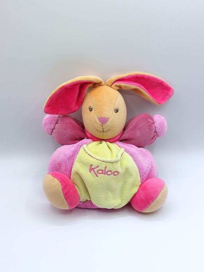 Doudou peluche lapin boule KALOO rose vert beige mauve 1998-2011 grelot 22 cm - photo numéro 1