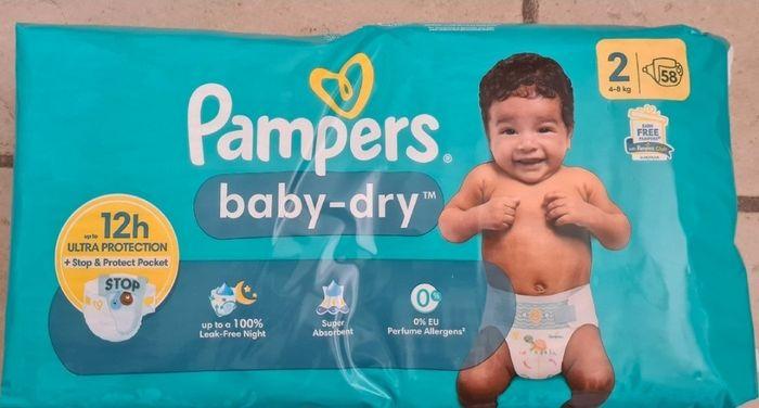 Couches pampers baby dry taille 2