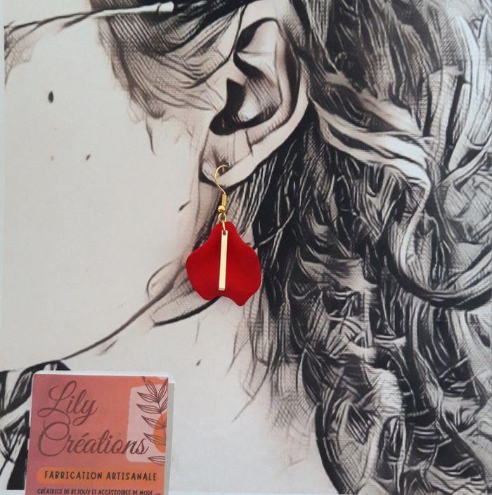 Boucles d'oreilles dorées et pétales rouges LC135 - photo numéro 2