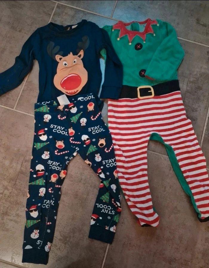 Lot de 2 pyjamas de Noël reine et lutin taille 3 ans