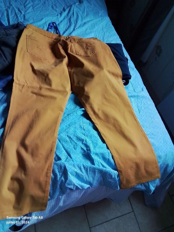 Joli pantalon neuf  moutarde - photo numéro 1