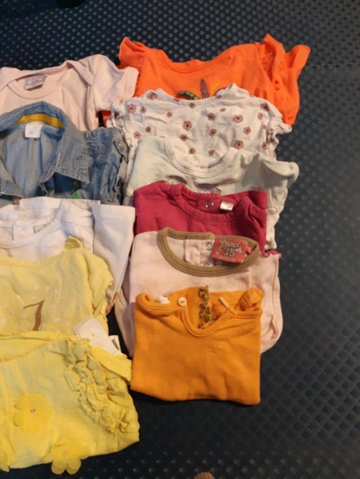 Lot de 14  t-shirt manche courtes  6 mois - photo numéro 1