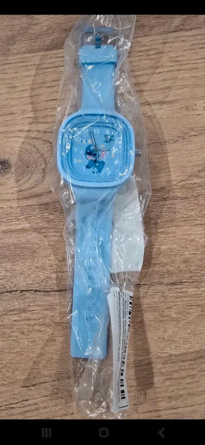 Montre femme enfant silicone stitch neuve - photo numéro 2