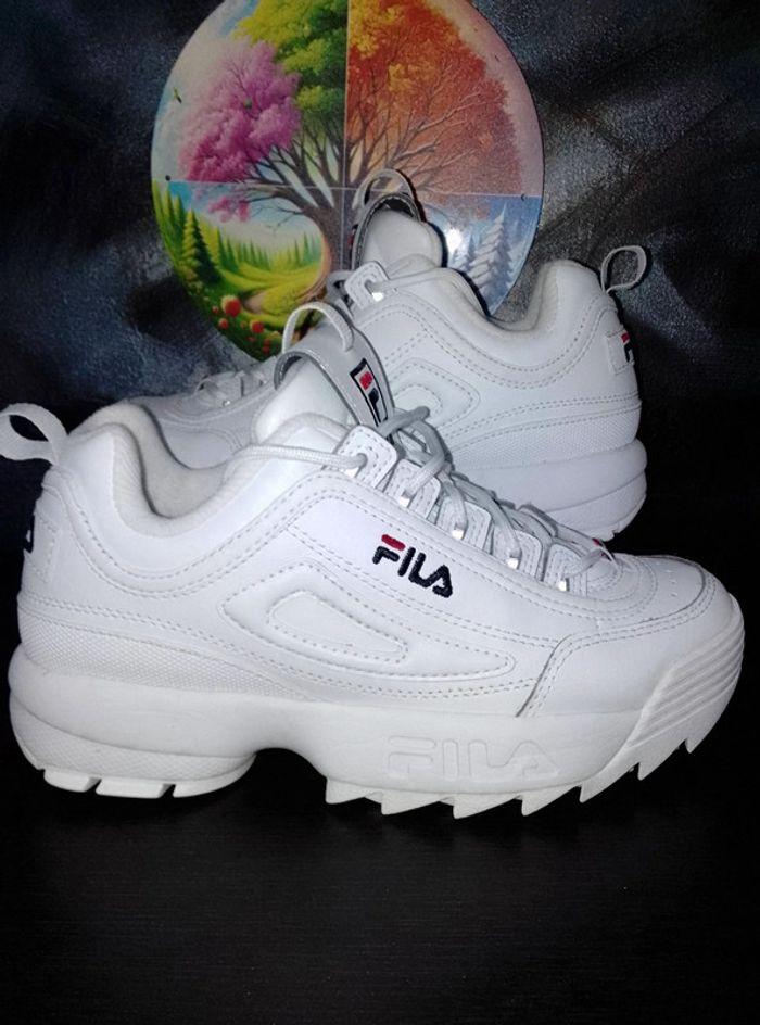 Basket Fila femme pointure 37.5 - photo numéro 1