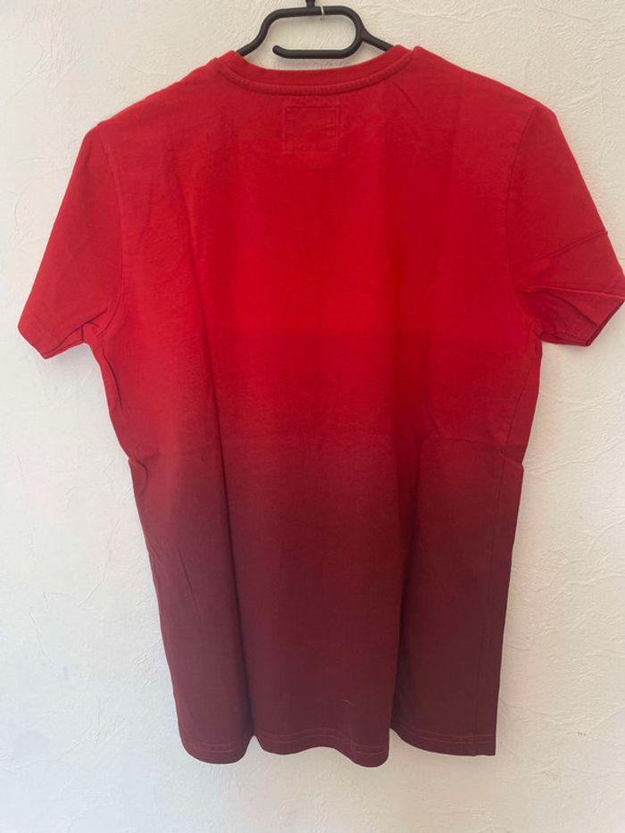 t-shirt rouge - photo numéro 8