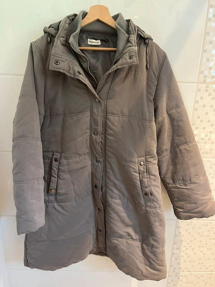 Doudoune / parka gris taupe marque Fashion + très bon état 42 44 - photo numéro 1