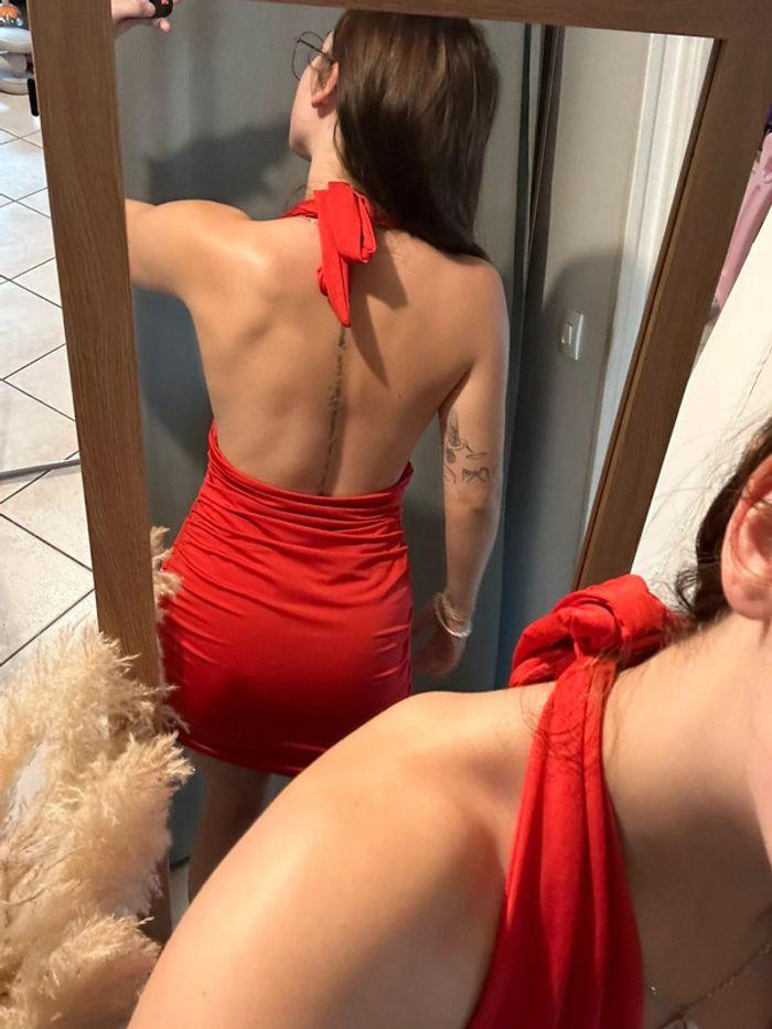 Robe décolleté dos nu rouge shein M - photo numéro 4