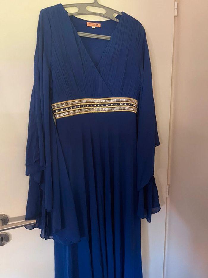 Robe de soirée  bleu et  or - photo numéro 1