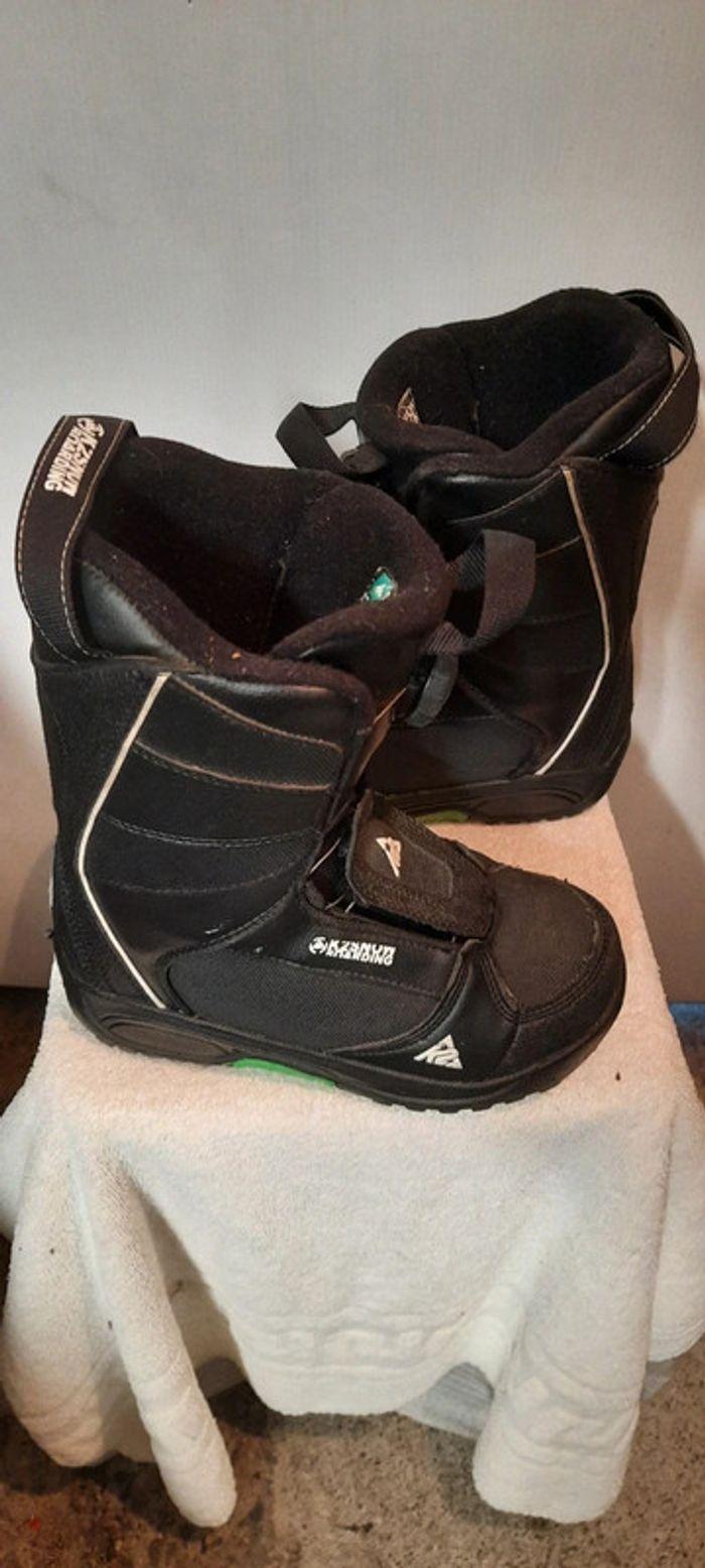 boots snowboard enfant
marque k2
 boa 
p34.5 - photo numéro 1