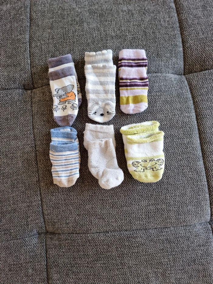 Lot chaussettes naissance 15-17