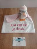 Doudou mouchoir pingouin rose et blanc humoristique