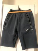 Short Nike tech