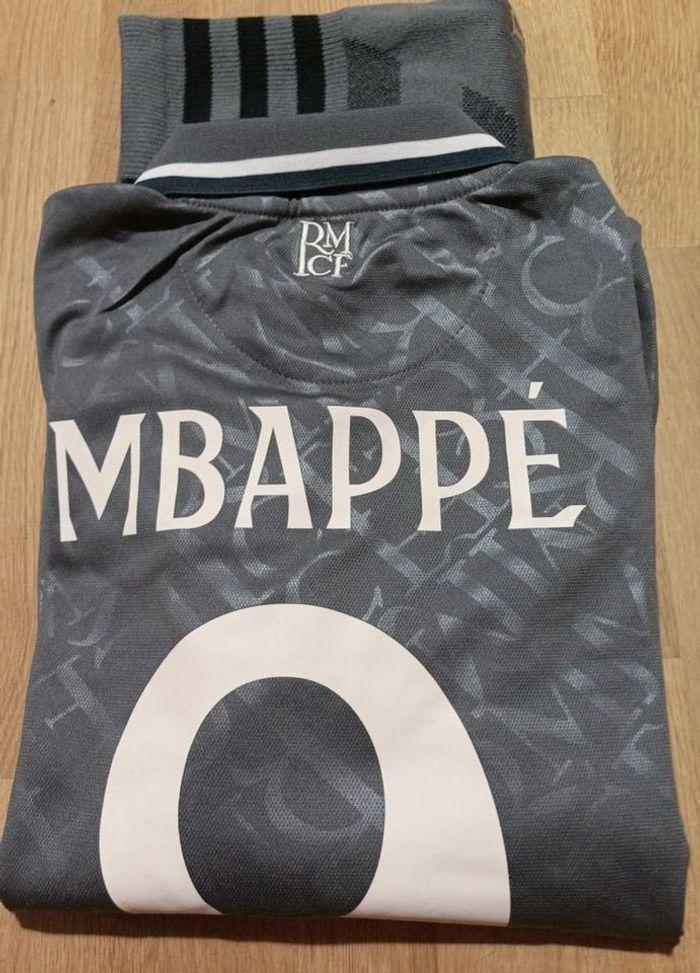 Maillot Mbappe gris graphite taille 8 ans modèle 2025 - photo numéro 5