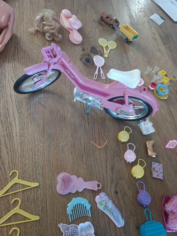 Divers accessoires de Barbie à choisir - photo numéro 1