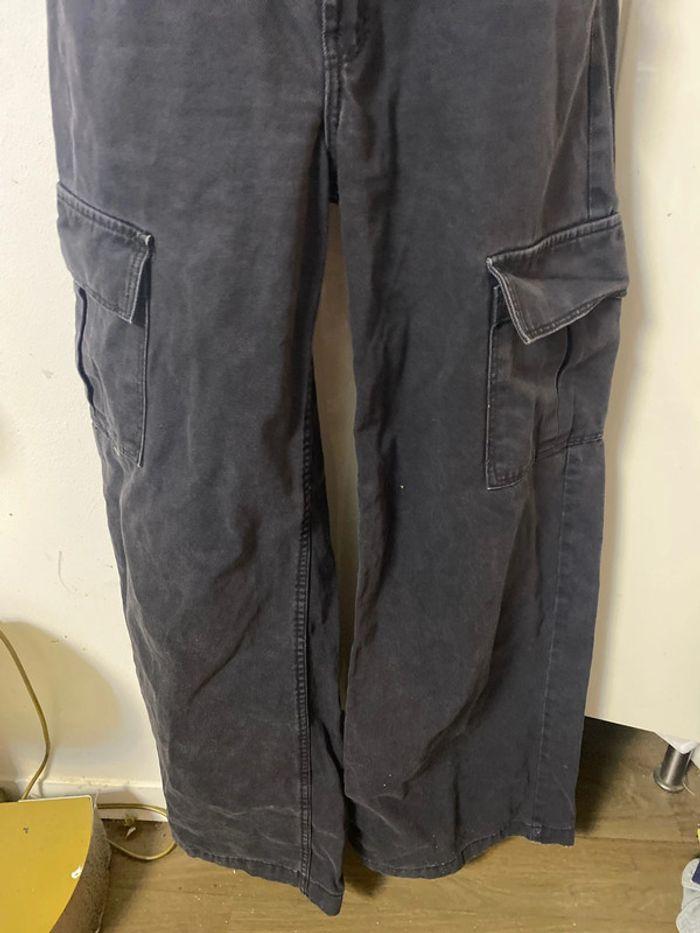 Pantalon jean à jambes larges. Baggy. Jean évasé . Bershka. Taille 36. - photo numéro 2