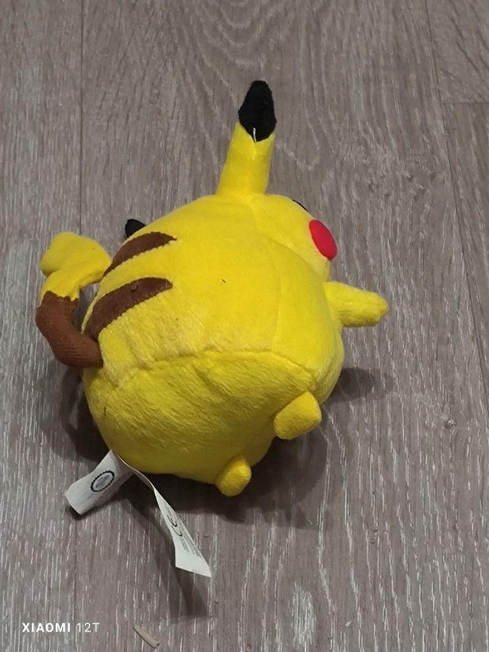 Vintage Nintendo 1995 Peluche pokémon Pikachu - photo numéro 3