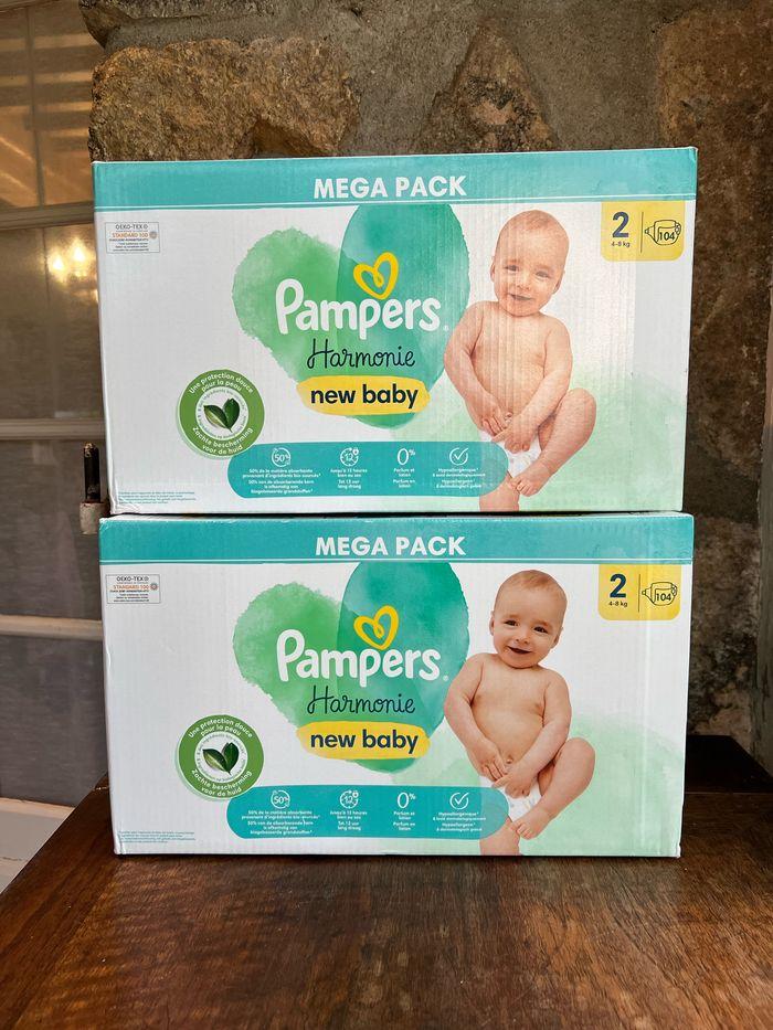 Lot 2 cartons taille 2 Harmonie Pampers : 208 couches