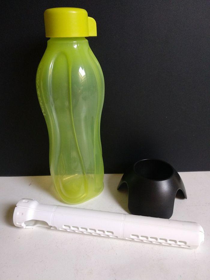 Bouteille Tupperware 750 ml avec diffuseur d'arôme et égouttoir - photo numéro 1