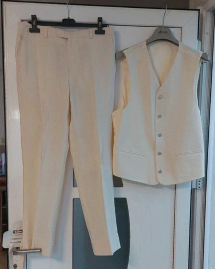 Pantalon et gilet de costume creme - photo numéro 1