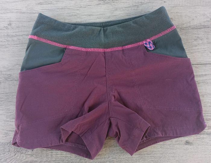 Short de randonnée 8/10 ans Quechua très bon etat