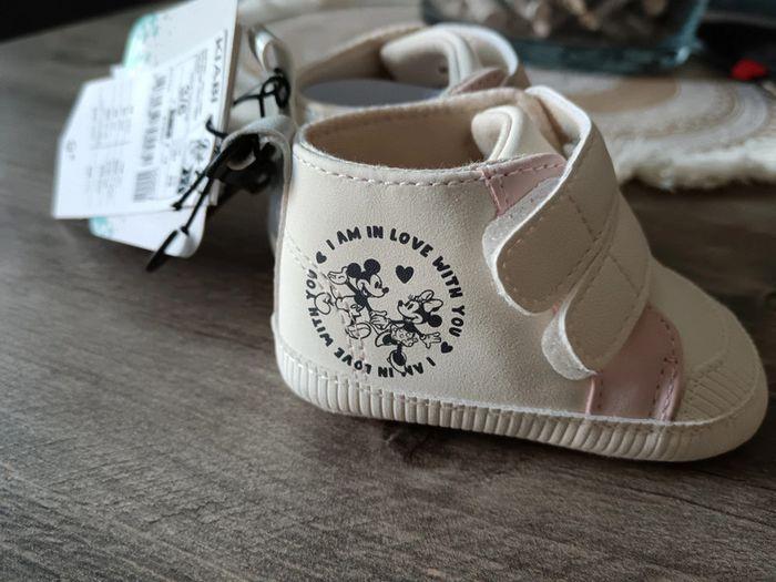 🙋🏼‍♀️Chaussures baby Disney neuve Kiabi 3/6 mois - photo numéro 5