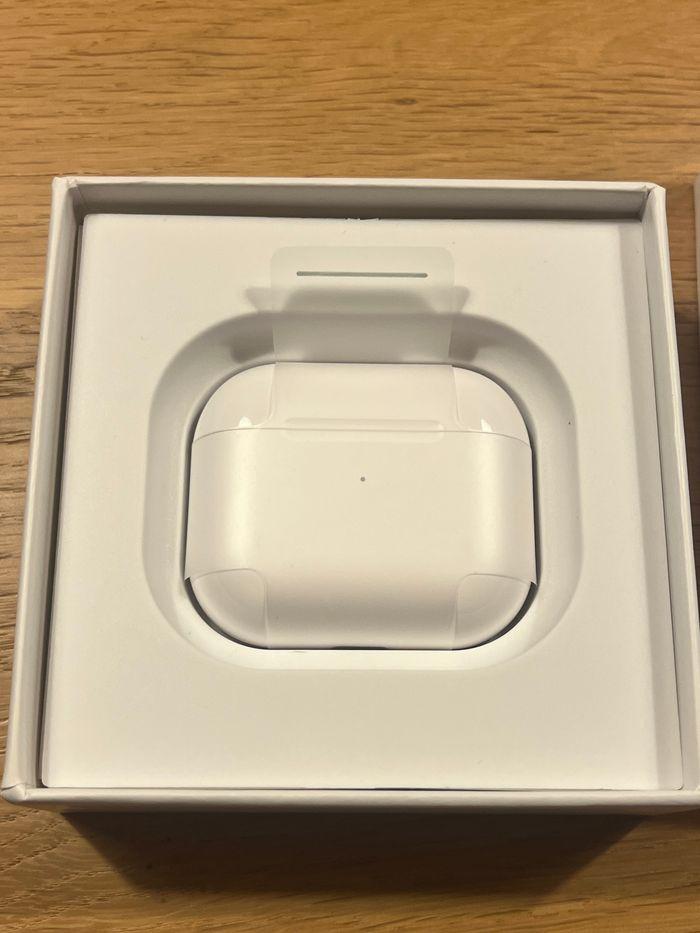 REPLIQUE AIRPODS 3 - photo numéro 1