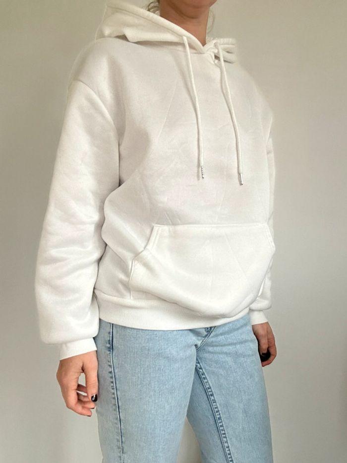 Sweat à capuche blanc – Confortable et décontracté, taille 40 (M), très bon état 💖 - photo numéro 4