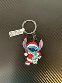 Porte clé Stitch Noël avec doudou