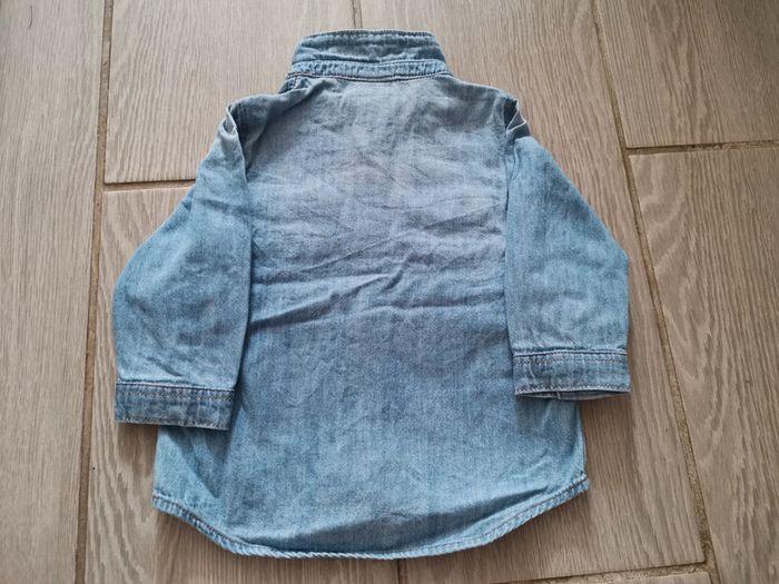 Chemise en jean bébé 12 mois - photo numéro 2