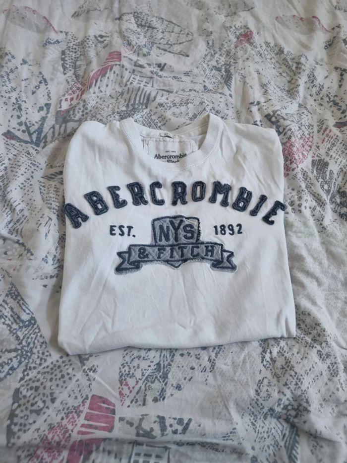 T-shirt homme taille s Abercrombie & Fitch - photo numéro 1