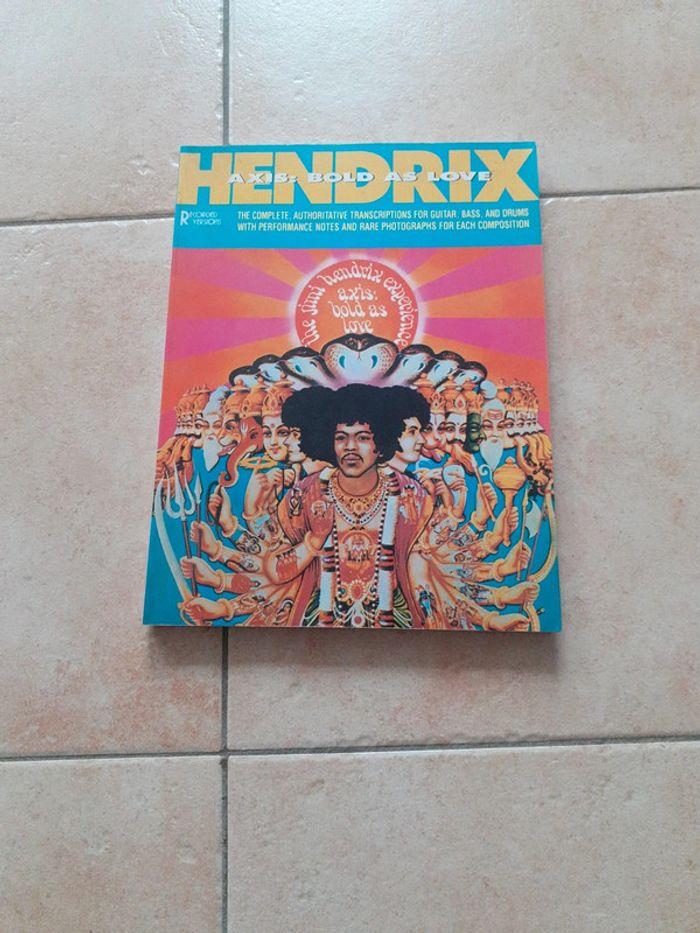 Le livre Hendrix axis: blod as love - photo numéro 1